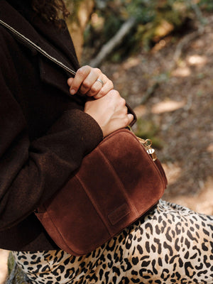 City Crossbody Bag Suede Chocolate