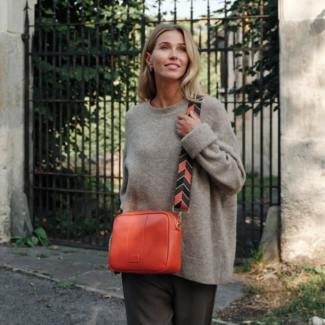Pom Pom London City Plus Bag - Leather Crossbody Bag In Orange Spice