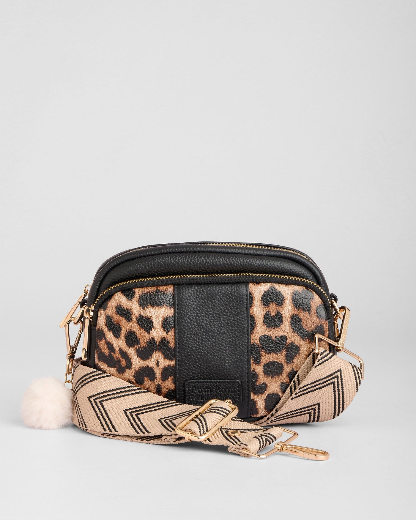 Pom Pom London Original - Leather Crossbody bag in Leopard  display picture 2