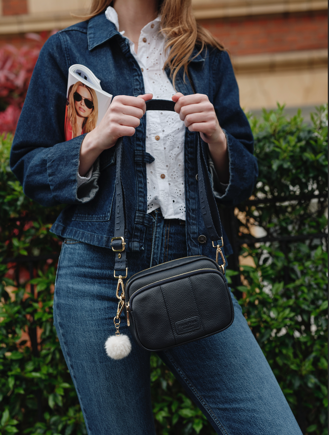 pom Pom Pom London Original - Leather Crossbody Bag In Navy